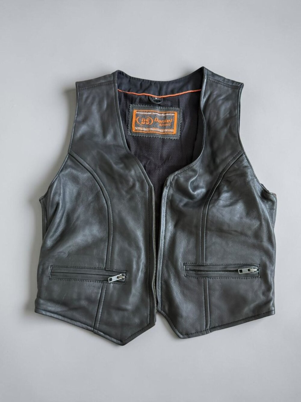 DANIEL SMART Women’s Black Leather Motocycle Vest Size Small